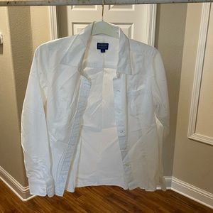Woman’s White Buttondown
